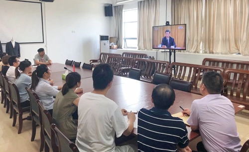 向抗疫英雄致敬！宜化集團(tuán)組織收看全國抗擊新冠肺炎疫情表彰大會(huì)(圖13)