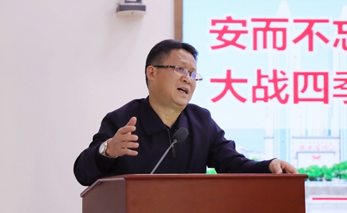 王大真到松滋肥業(yè)、楚星公司、新材料公司和股份公司現(xiàn)場調(diào)研(圖5)