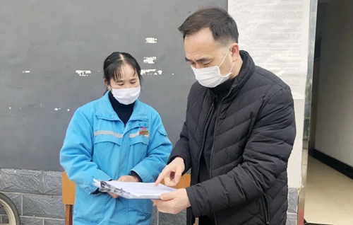 周金平先后到楚星公司、松滋肥業(yè)、實(shí)訓(xùn)基地和股份公司檢查疫情防控工作
