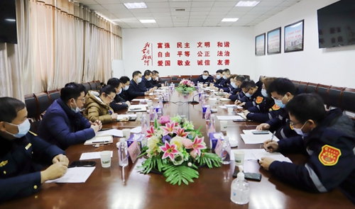 宜都市委副書記、市長(zhǎng)李澤剛一行到楚星公司開展“千名干部進(jìn)千企”服務(wù)活動(dòng)